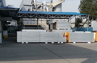 12月26日，志遠凈化工程項目——江蘇省宜興市某工廠凈化車間凈化工程施工中